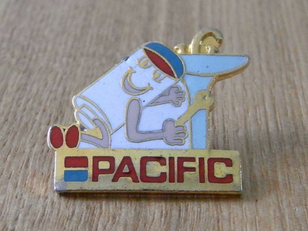 古いピンバッジ：PACIFIC キャラクター 広告 ピンズ #L