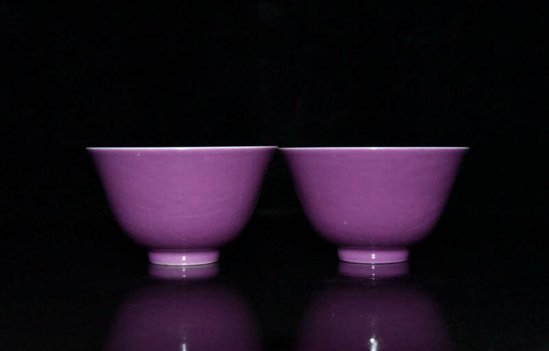 【超珍館蔵】清 雍正年製款 古陶瓷品 茄皮紫釉 茶杯一對 置物 古賞物 古美術品 稀少珍蔵品
