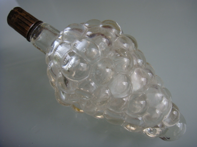 ◆ フランスアンティーク 1950-60s パフュームボトル 葡萄 ぶどうモチーフ オブジェ 花瓶 店舗什器 インテリア 香水瓶 アンティーク