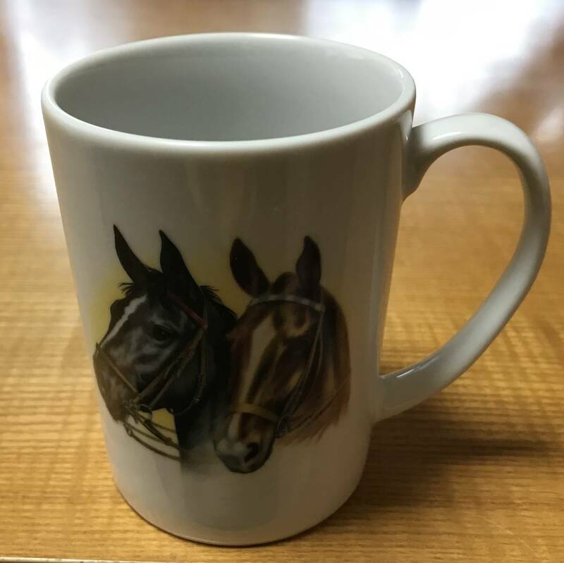 馬柄のマグカップ