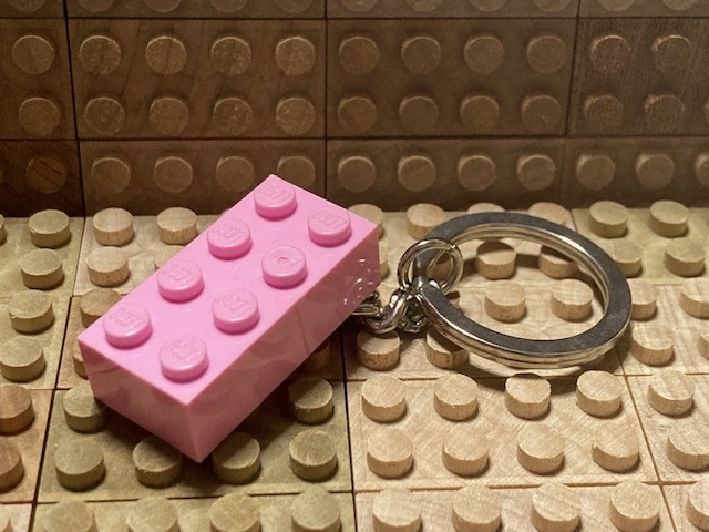 凸凸凸 レゴ LEGO ☆ キーホルダー ☆ 2x4基本ブロック キーホルダー ピンク ☆ 新品 凸凸凸