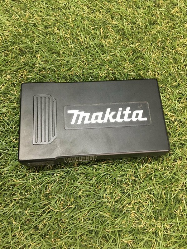 【中古美品】makita(マキタ) 充電式ファンジャケット/暖房シリーズ用薄型バッテリ BL1055B A-72126【同梱可】/　IT9UQXLCGEWO