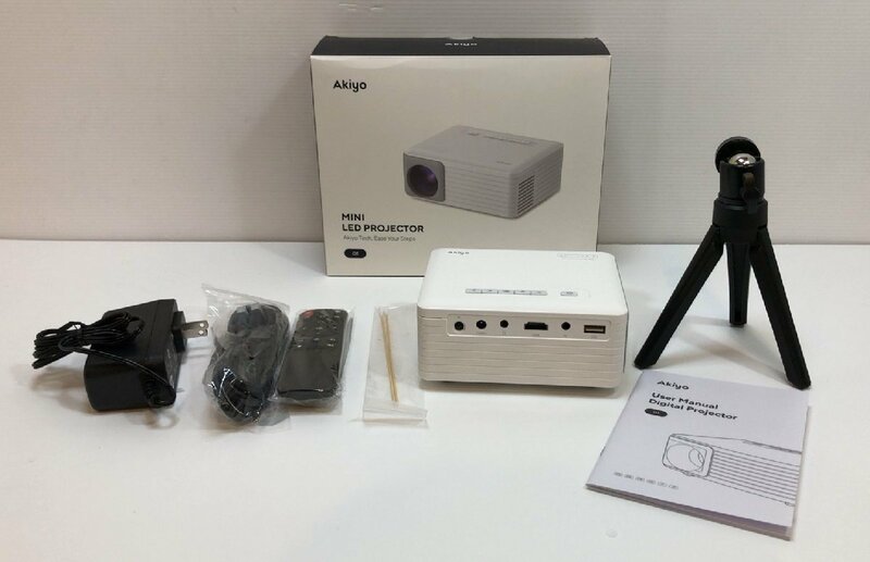 未使用品！ Akiyo Mini LED プロジェクター O1 HDMI/AUX/AV/USB ※外箱にダメージ有 小型プロジェクター