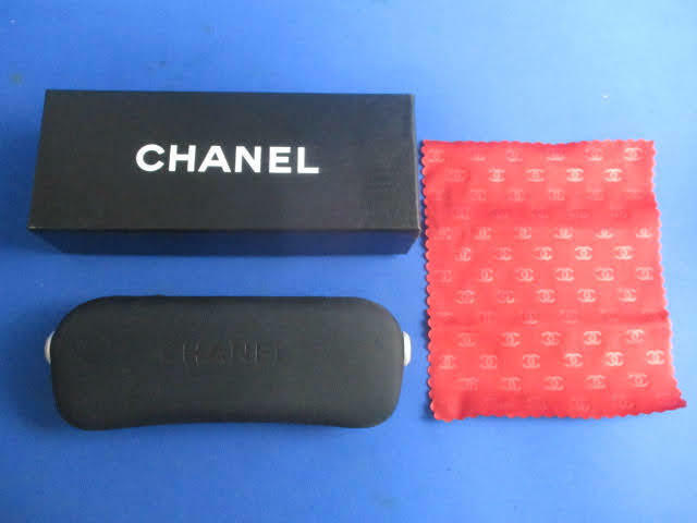 ◆シャネル メガネケース◆未使用品 CHANEL 約15.8×5.5×H3.5㎝ クロス クリーナー ハード 眼鏡 サングラス入れ♪2F-30802