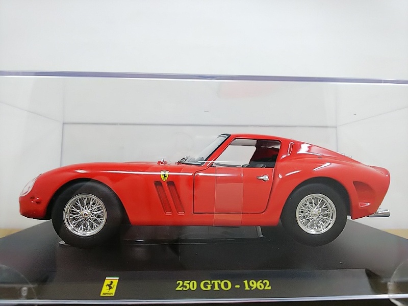 ■ Bburagoブラーゴ 1/24 Ferrari 250GTO 1962 赤 フェラーリ コレクションBOX入りダイキャストモデルミニカー
