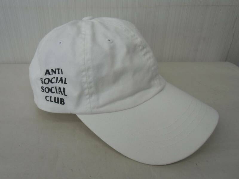 ANTI SOCIAL SOCIAL CLUB キャップ ホワイト アンチソーシャルソーシャルクラブ サイドロゴ ベースボールキャップ 帽子