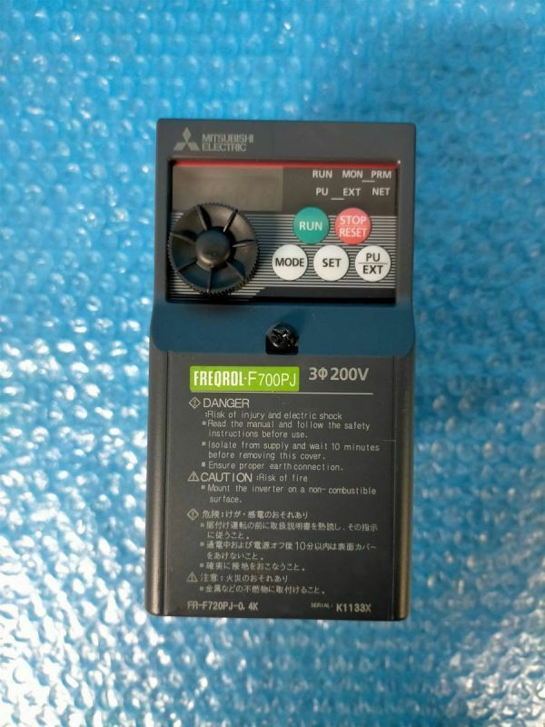 [CK8260] 三菱 MITSUBISHI インバータ FREQROL-D700PJ FR-D720PJ-0.4K 2021年製 未使用品 動作保証