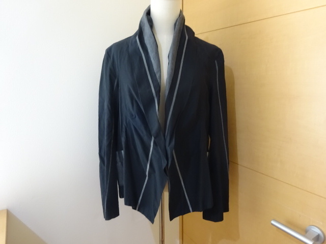 イッセイミヤケ HaaT ハート プリーツ ISSEY MIYAKE トップス 上着 羽織もの ジャケット 日本製 サイズ2