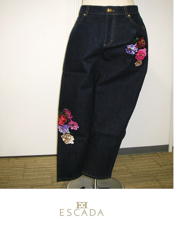 【新品】ESCADA（エスカーダ）花柄　デニム　ビーズ刺繍　ジーパン　ズボン　パンツ　おしゃれ　デザインデニム