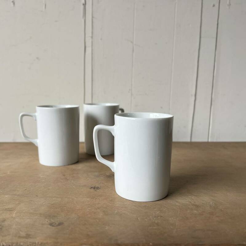 2個set 200ml弱 古い白磁 マグカップ デットストック 陶器　検: コーヒー 珈琲 ティーカップ カフェ レトロ ビンテージ アンティーク