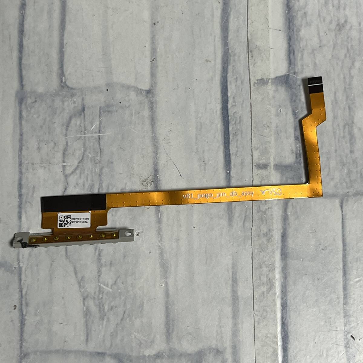 【純正中古】Surface Go2 タイプカバー用端子 (動作確認済パーツ)　Model 1901 ※ジャンク本体より抽出