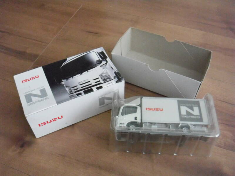 いすゞ　Nシリーズ　ミニカー　トラック　白　ホワイト　ISUZU　N Series