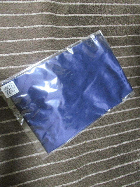 未使用　サテンシルク１００％　つぼみ　枕カバー　紺　