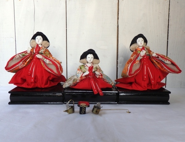 雛人形 三人官女 女性人形３体 ひな人形 ひな道具 蔵出し