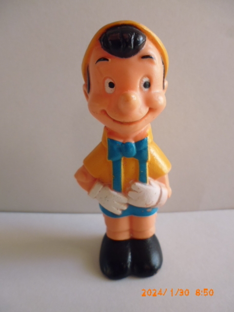 ピノキオ　Disney Pinocchio ビンテージ　プラスチック　フィギュア　小さいが超々超レア　Super Rare Item