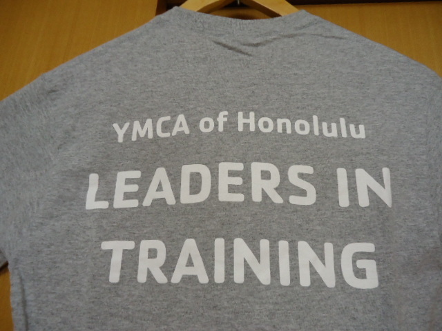 値下げ　ハワイ　YMCA Honolulu　Ｔシャツ　グレー色　Ｓ
