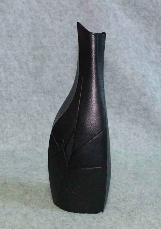 鉄器◆花瓶　鉄製　梅花文◆花器　25cm iron　VASE