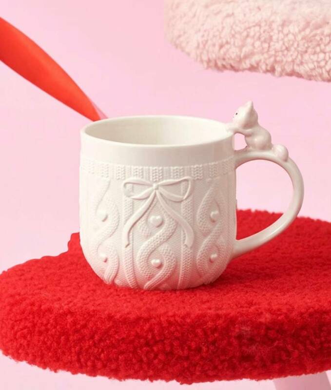 スターバックス　スタバ　中国海外　2024バレンタイン　Valetine 　ニットの猫マグカップ