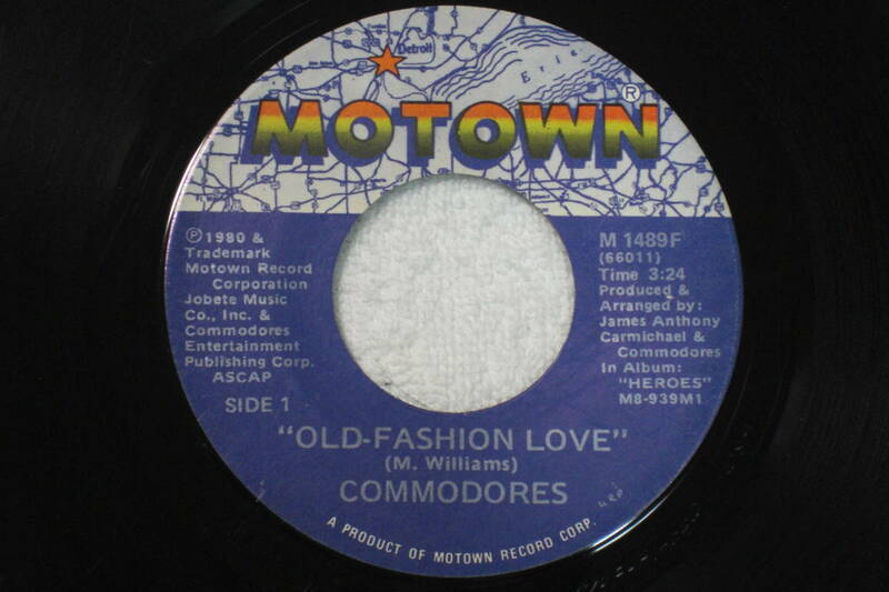 USシングル盤45’ Commodores : Old Fashion Love / Sexy Lady 　(Motown M 1489F)　