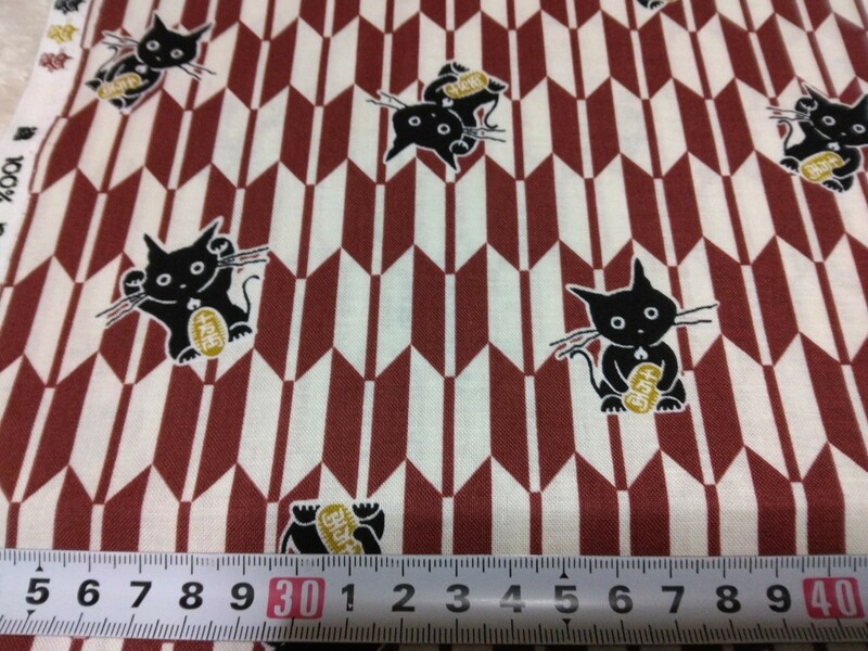 ☆黒招きネコ・矢絣・ダークレッド・１１０×５０センチ☆
