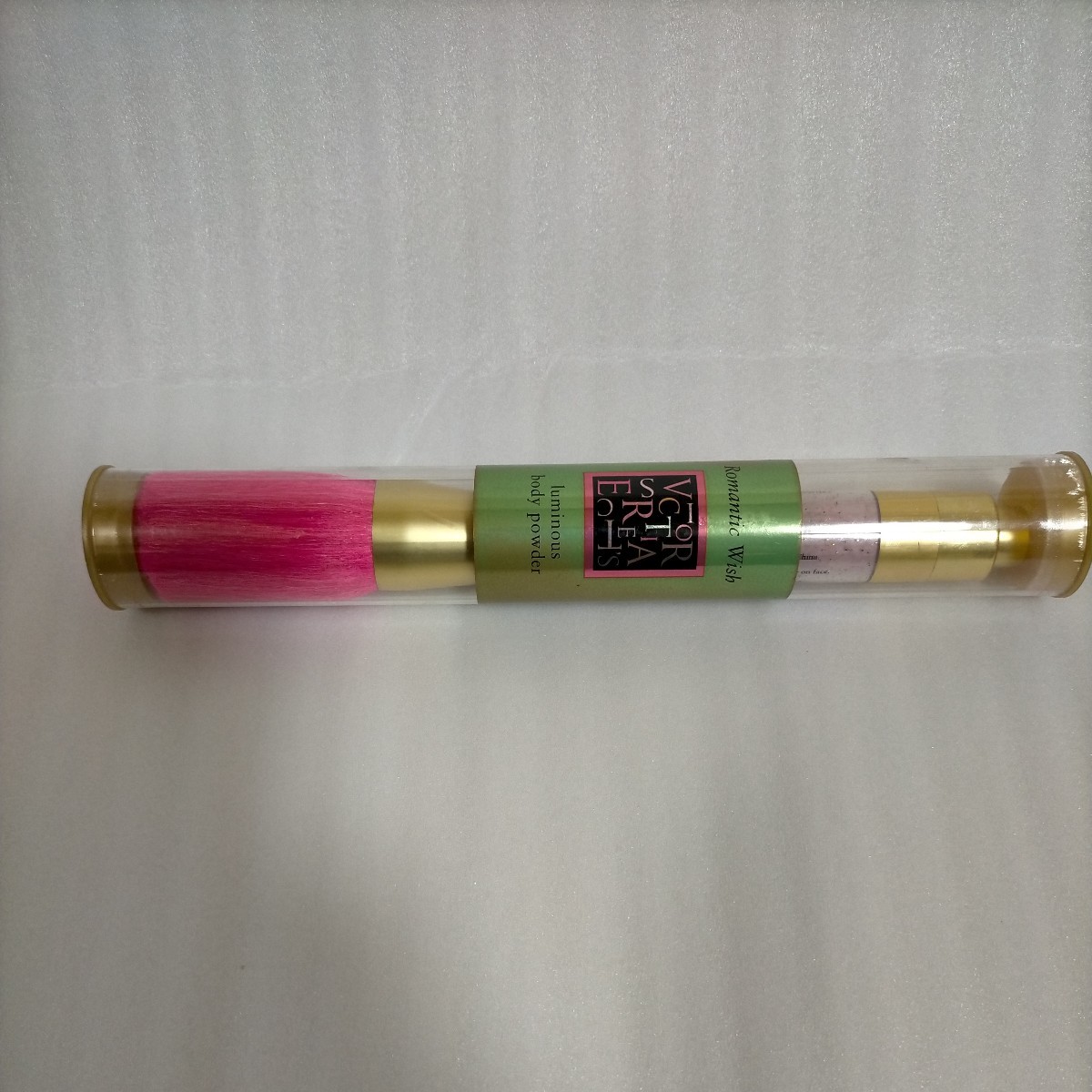 ★Victoria’s Secret Romantic Wish luminous Body Powder ヴィクトリアシークレット ボディパウダー