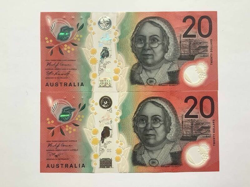 【希少品セール】オーストラリア プラスチック製 20ドル紙幣 サイン違い2枚まとめて 439 003