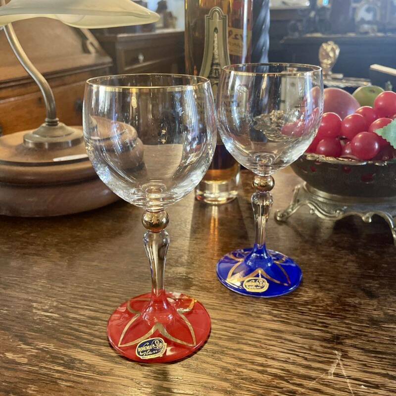 r163r102 チェコ BOHEMIA GLASS ワイングラス 2点 美しいボヘミアグラス ブルー レッド ペア チェコの伝統工芸 ボヘミアクリスタル