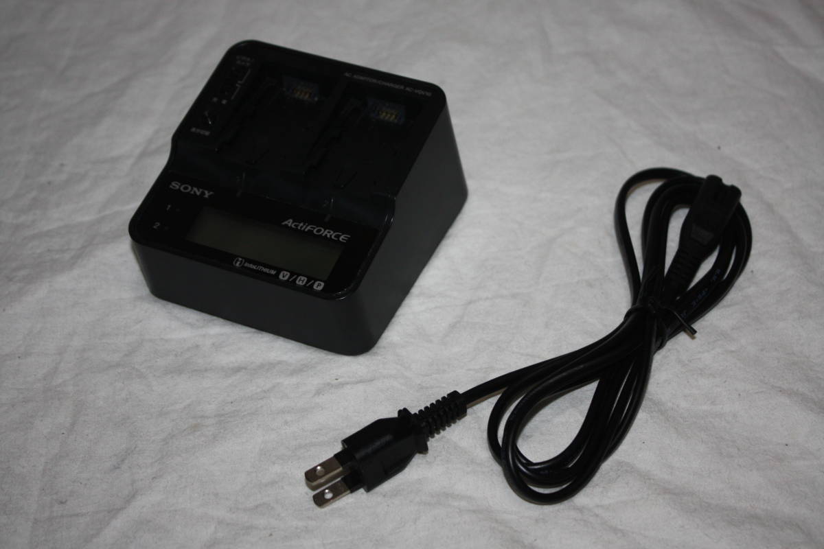SONY　AC-VQV10 美品　2連バッテリーチャージャー兼ACアダプター　（NP-FV100、HXR-MC1、HXR-MC50、PXW-X70等用）