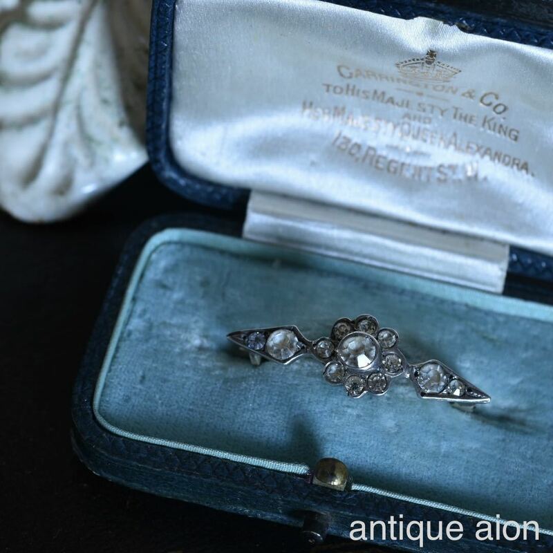 英国アンティーク 1920年代頃 アールデコ ダイヤモンドペーストガラスとスターリングシルバーのお花ブローチ