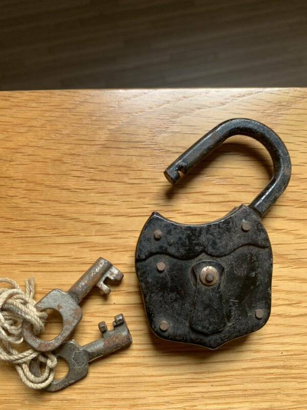 古い南京錠 アンティーク レトロ 鍵 可動品