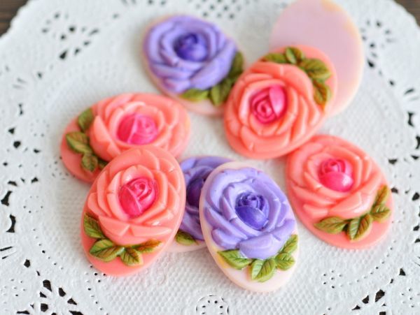 カラフル ピンク パープル ローズ バラ フラワー 花 カメオ カボション レトロ ハンドメイド アクセサリー パーツ 25×18mm 4個
