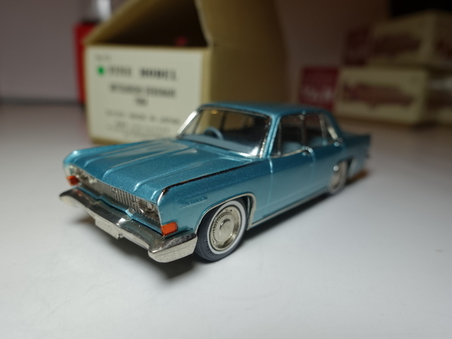 三菱　デボネア　MITSUBISHI　DEBONAIR　１９６４　Green　1/43 FAIN MODEL 日本製