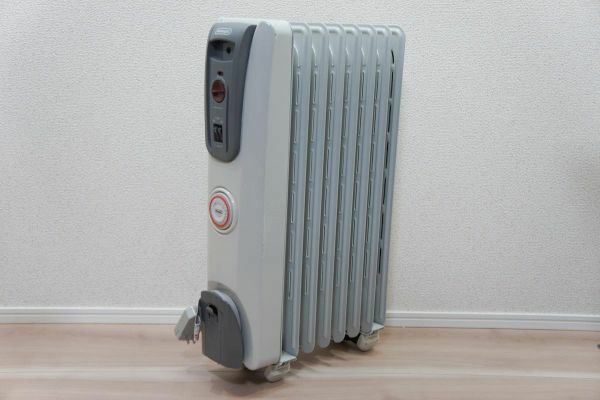 DeLonghi デロンギ オイルヒーター 暖房器具 H770812EFS 000005