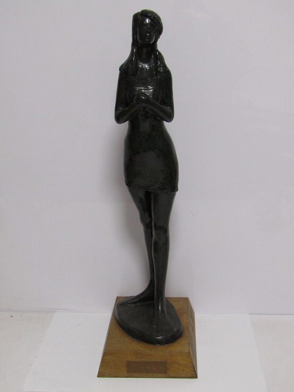 AB30-9011[SAN] 彫刻家 佐藤範夫 作 乾漆 ブロンズ風 女性像 全高50cm 彫刻 婦人像 オブジェ 北海道 旭川 道展会員