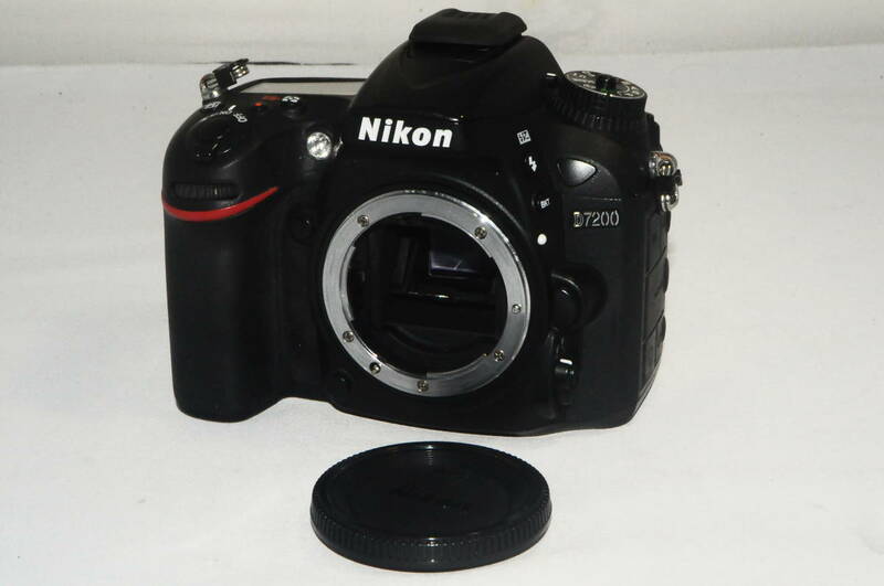 大人気 Nikon ニコン D7200 ボディ　75005