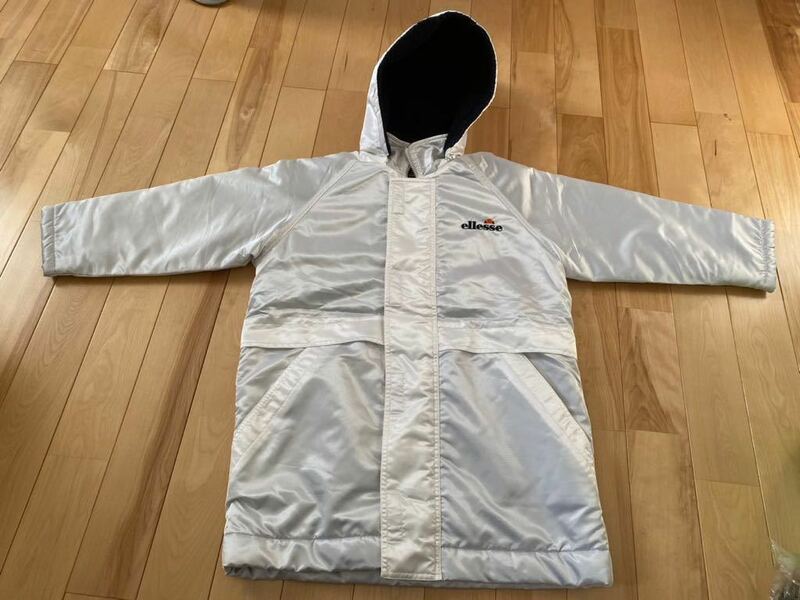 キッズ フード 付きジャンバー　ellesse