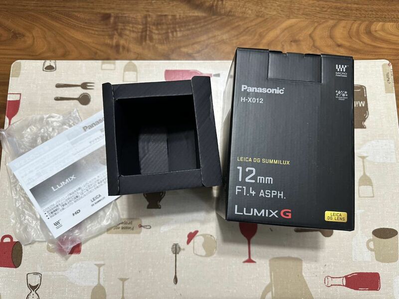 Panasonic パナソニック LEICA DG SUMMILUX 12mm F1.4 ASPH. H-X012 元箱　マニュアル　、レンズ無し