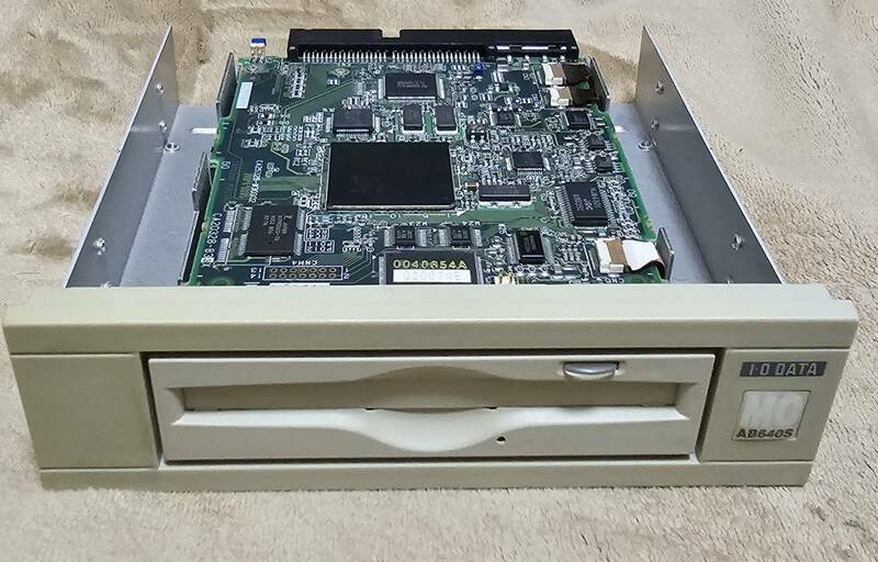 アイオーデータ製 MOドライブ 640MB AB640S IDE 内蔵型 PC98