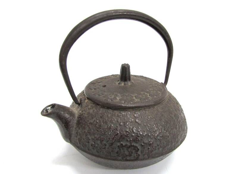 南部鉄器 鉄瓶 桜文 鋳物 鉄器 鉄製 煎茶道具 茶器 和食器 金属工芸 伝統工芸 