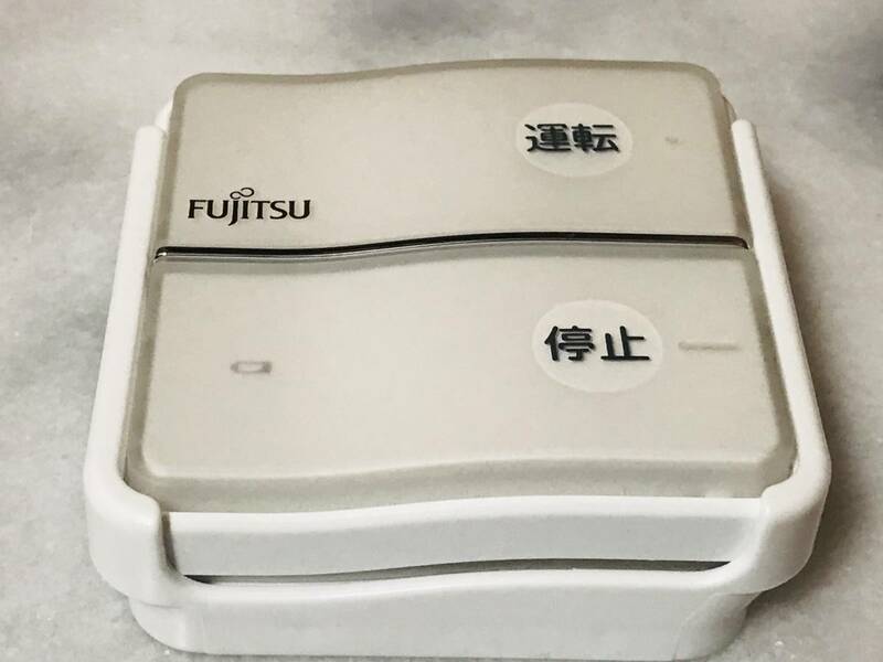 ★FUJITSU　AR-FEA1J　エアコン用リモコン　壁掛けスイッチ　ホルダー付★