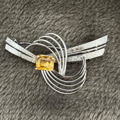 ブローチ　STERLING刻印