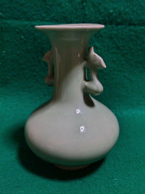 花瓶 中国　青磁　耳付
