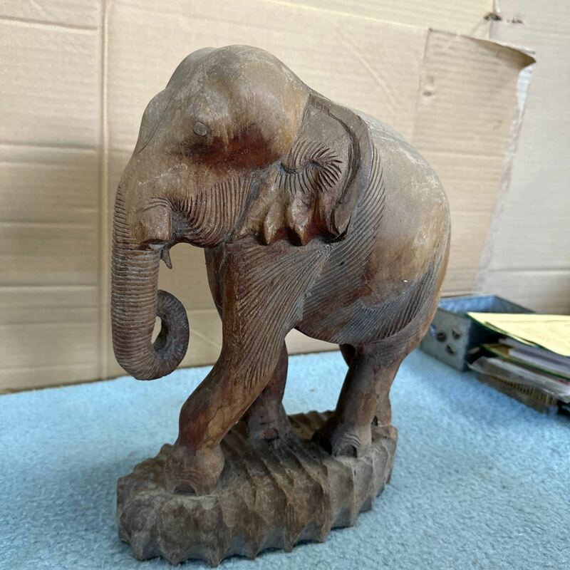 象　木彫り　色褪せあり　工芸品木彫り オブジェ 骨董 置物 民芸品