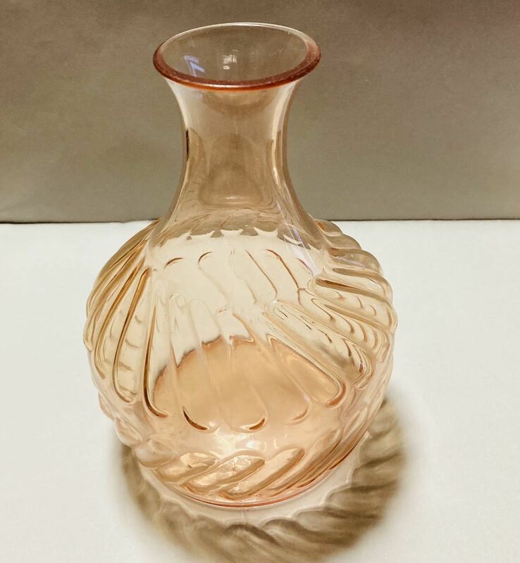花瓶 ガラス レトロ 淡いオレンジ
