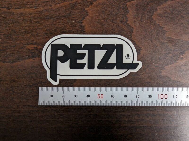 PETZL ステッカー LOGO BK S