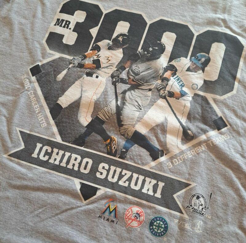 美品未開封　イチロー　Ichiro Suzuki 3000本安打記念　メモリアルTシャツ メンズLサイズ 3000 Count Hits memorial Fanatics