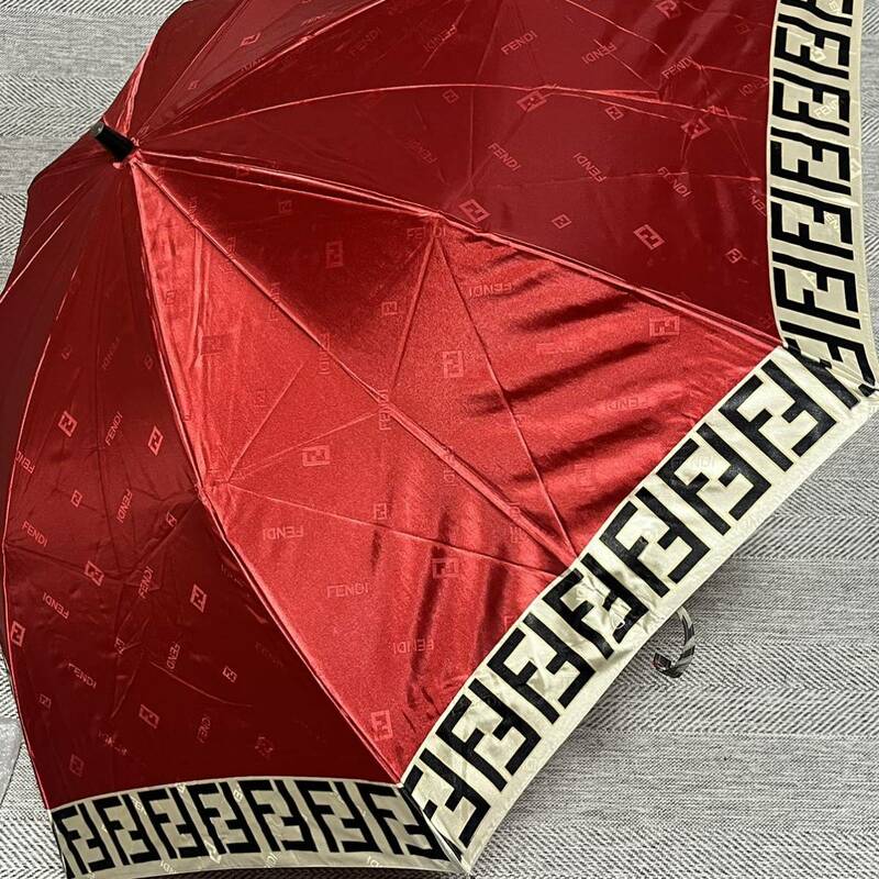 FENDI フェンディ 人気カラー　FF柄　ズッカ柄　折りたたみ傘 晴雨兼用 レッド　