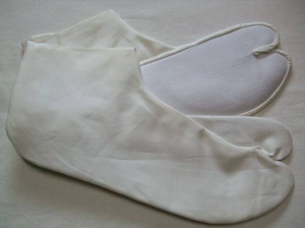 秀匠 ☆足元から涼しく　夏にお薦め！　本麻足袋　表・裏地本麻　白色　２３.５㎝　