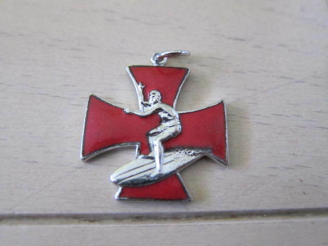 ★1980'-1990's ビンテージ サーファー サーフィン ペンダント ホットロッド クロス ロングボード グリーン 十字架 レッド 赤