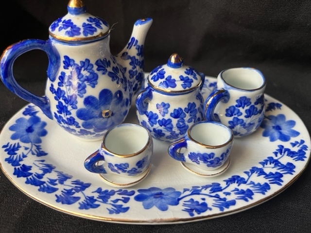 ミニチュア食器セット　陶器 ティーポット ティーセット 食器　ミニ　ミニチュア　紅茶　コーヒー　ミニサイズ　カップ＆ソーサー　皿